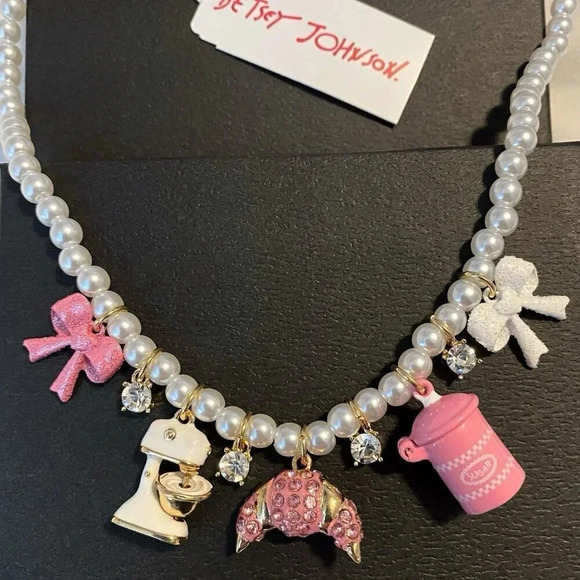 Betsey Johnson Baby Cakes Faux Pearl Rhinestone Baking Charm Necklace NIB - Picture 5 of 6